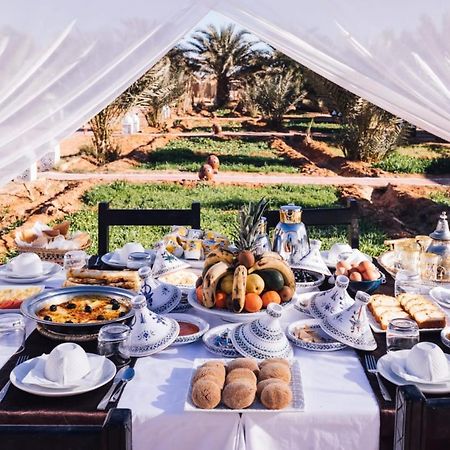 ホテル Oasis Luxury Camp メルズーガ エクステリア 写真