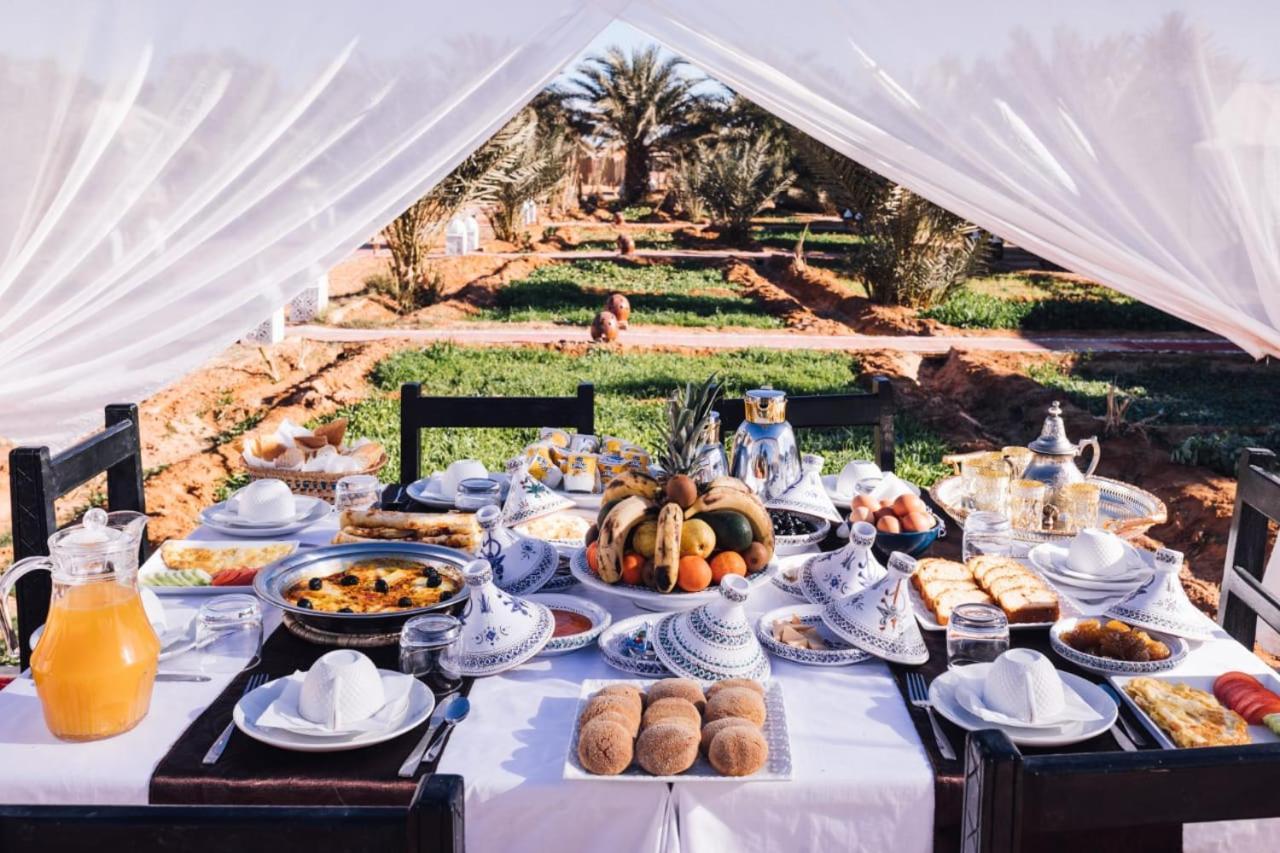 ホテル Oasis Luxury Camp メルズーガ エクステリア 写真