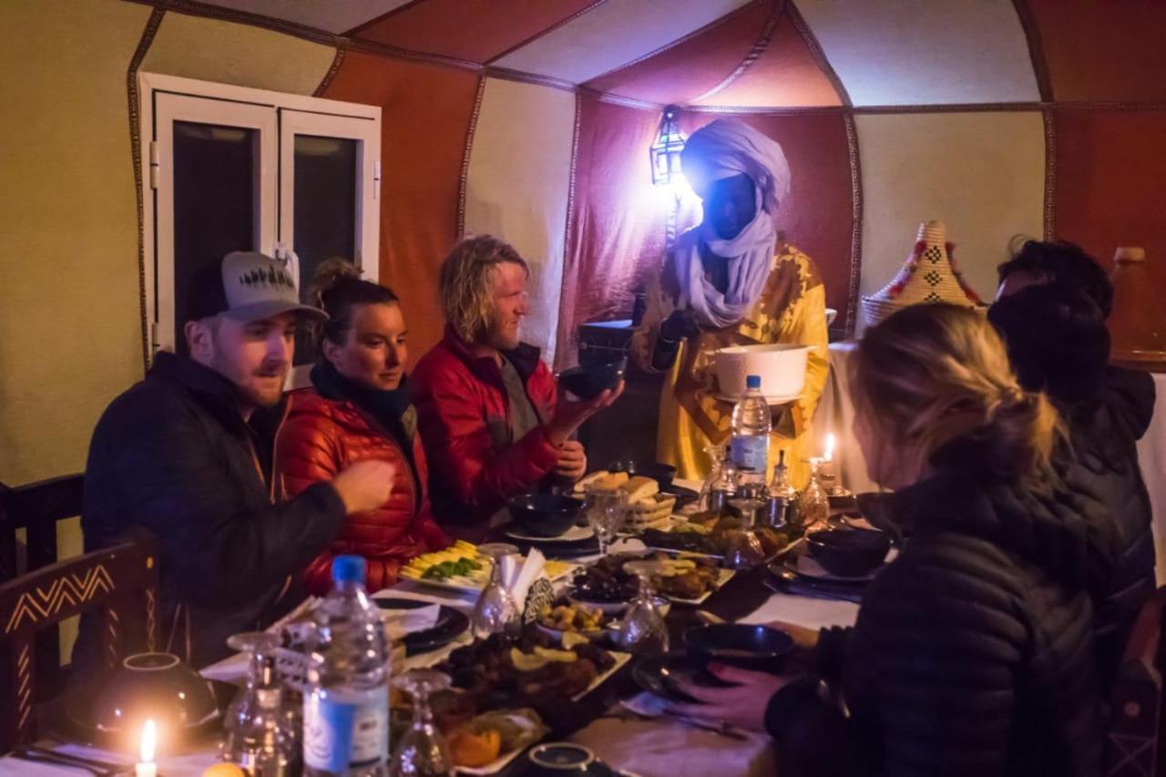 ホテル Oasis Luxury Camp メルズーガ エクステリア 写真