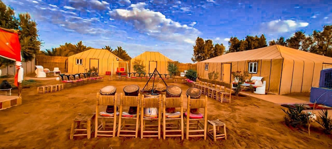 ホテル Oasis Luxury Camp メルズーガ エクステリア 写真