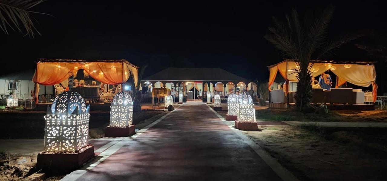 ホテル Oasis Luxury Camp メルズーガ エクステリア 写真
