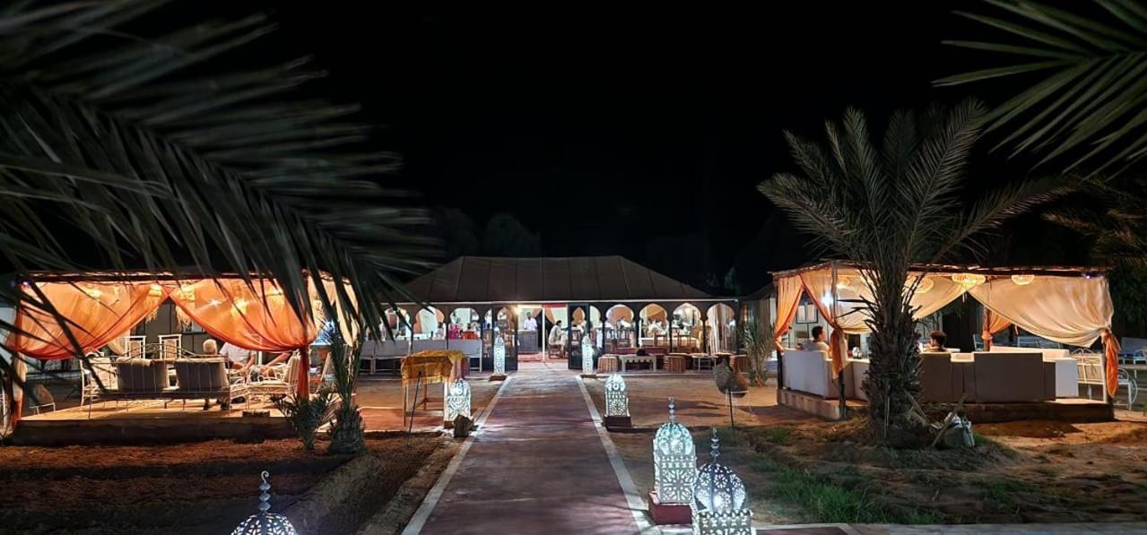 ホテル Oasis Luxury Camp メルズーガ エクステリア 写真